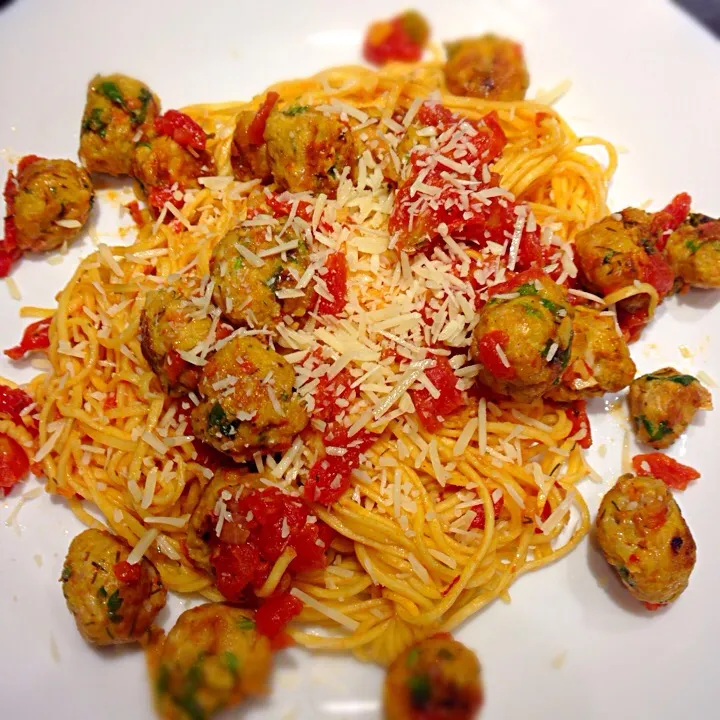 Chicken meatballs pasta|Allissa Zhaoさん