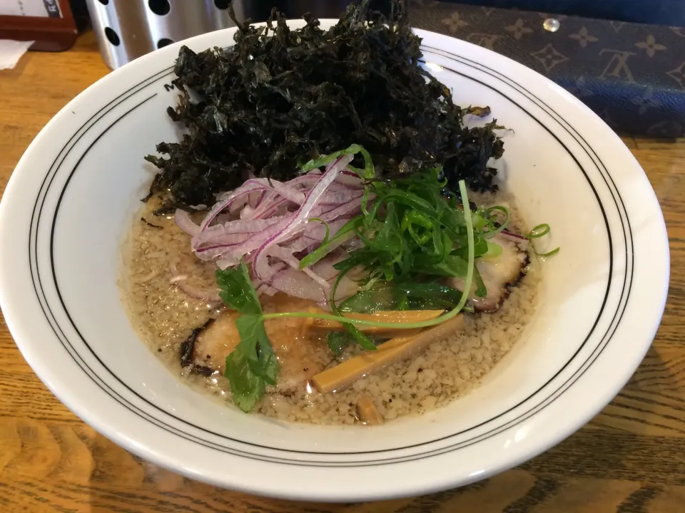 さすけさんで、朝限定！背脂煮干し🍜|いく❤️さん