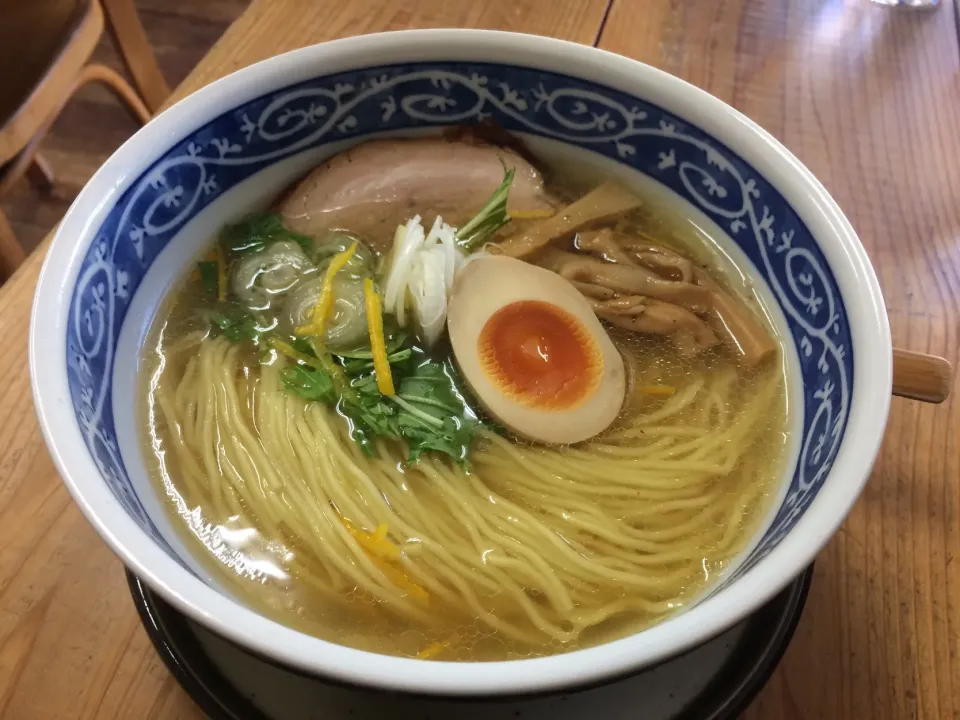 Snapdishの料理写真:冬限定〜柚子しおラーメン🍜|いく❤️さん