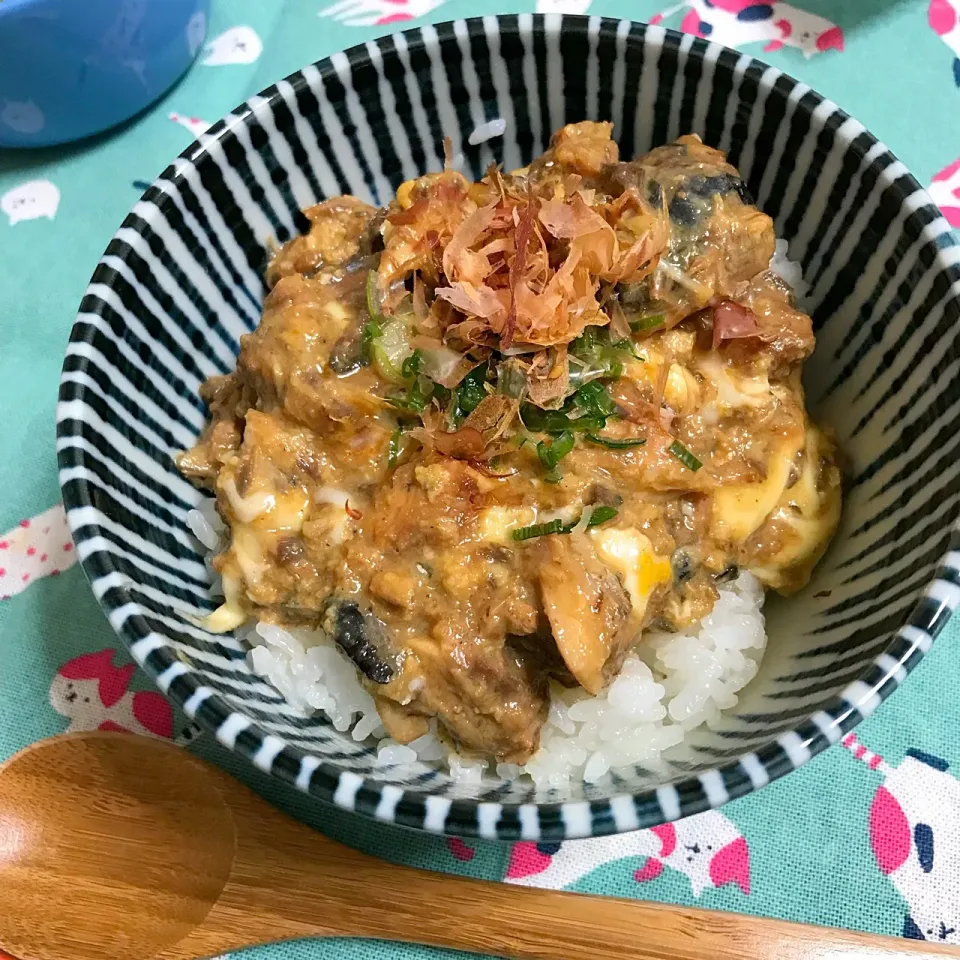 鯖缶玉子とじ丼|あさかさん