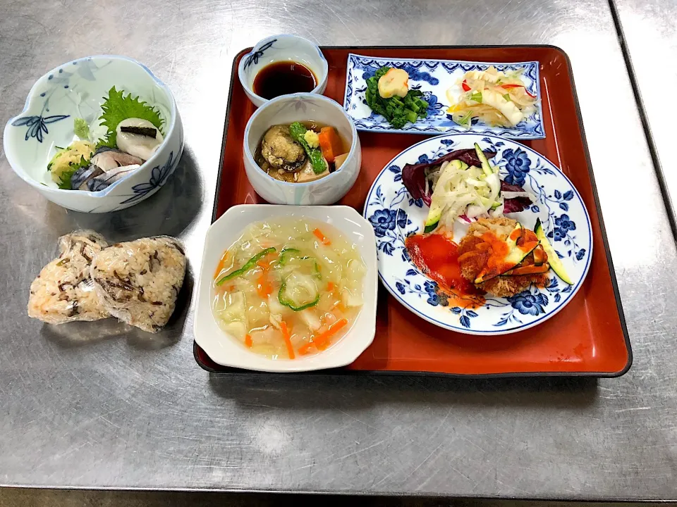 函館駅前のデパート大食堂の定食|hiramukiさん