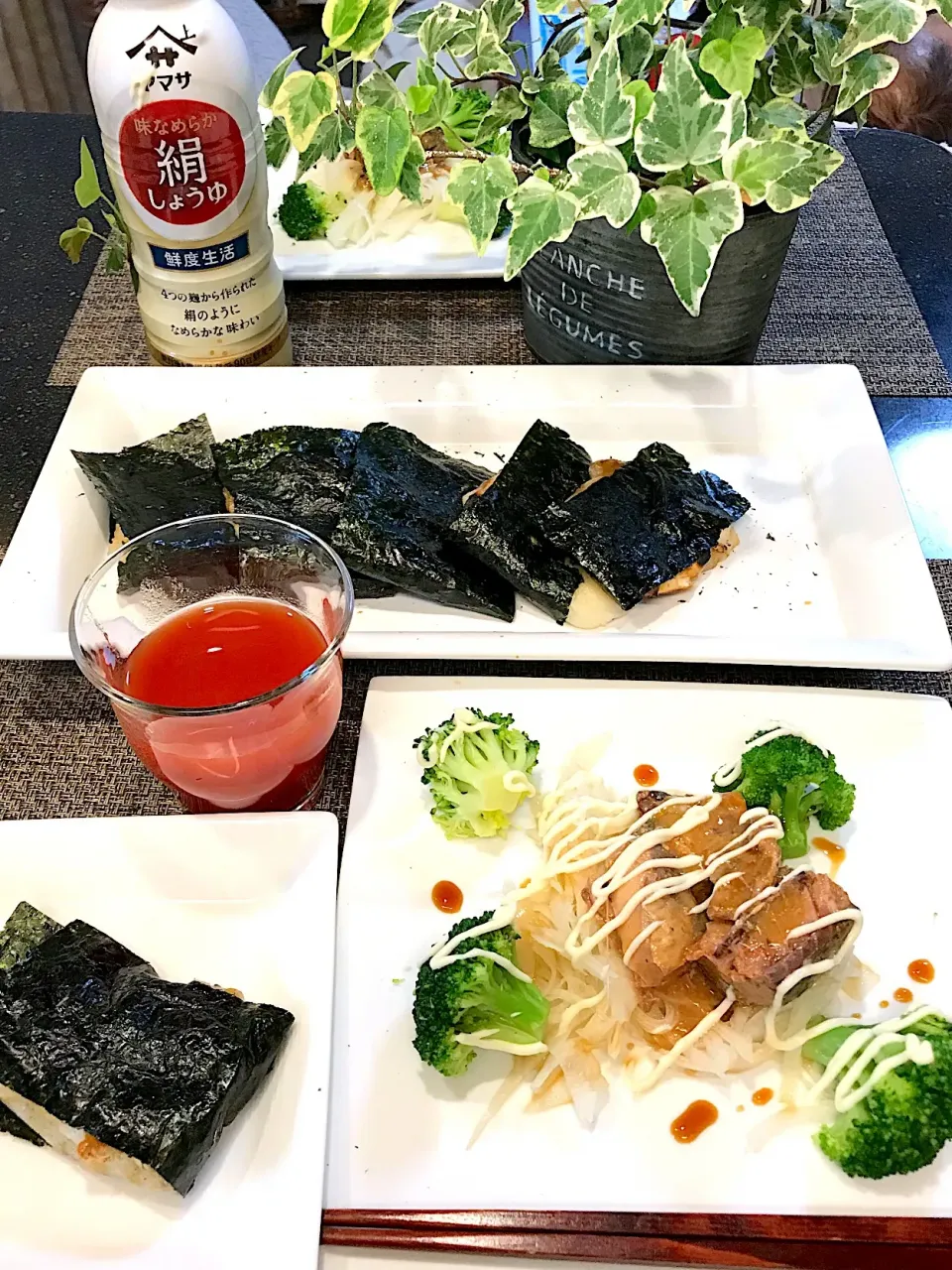 餅の磯辺焼きと 大根と鯖缶サラダ🥗で朝ごはん|シュトママさん