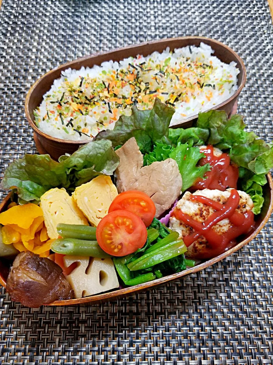 Snapdishの料理写真:今日の息子弁当🍱　チキンハンバーグ🐔🐔🐔|クッキングオヤジさん