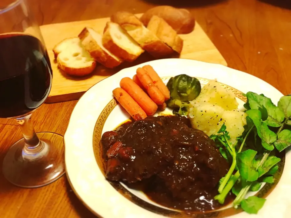 昨日の晩飯:ブッフ・ブルギニョン(大盛り)|巧亭さん