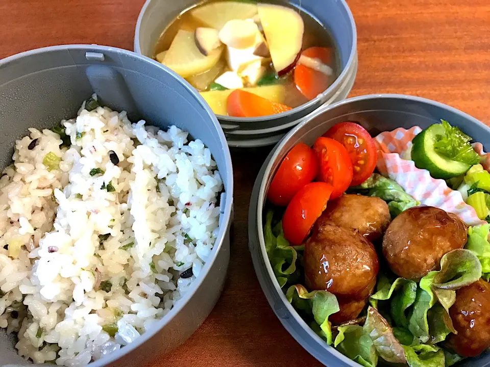 塾メシ（やみつき炒飯、味噌汁、中華肉団子）|うさぱんださん