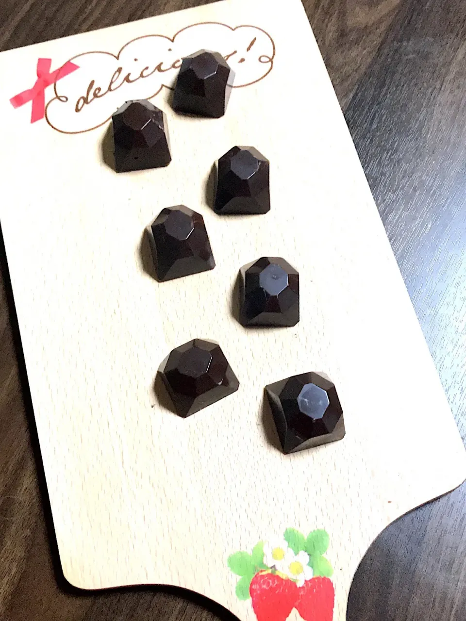 Snapdishの料理写真:マカダミアナッツチョコ🍫|perfuさん