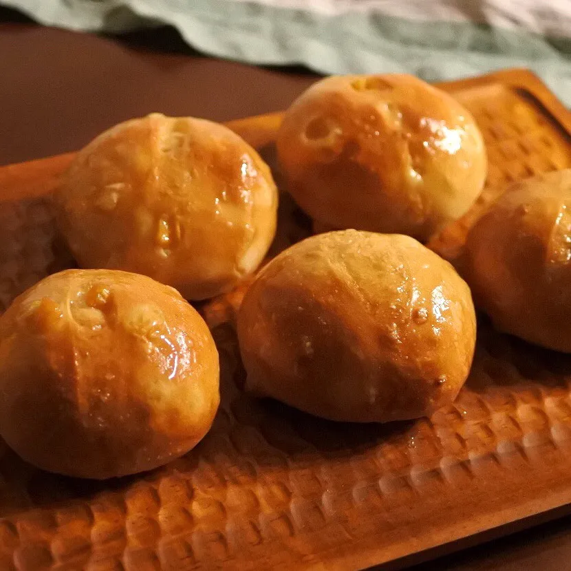 焼きたて香ばしコーンパン|でんでんむしごはんさん