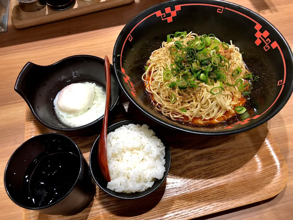 広島式汁なし担担麺（大盛り） w/ 温泉玉子&ミニライス|T. Wonderさん