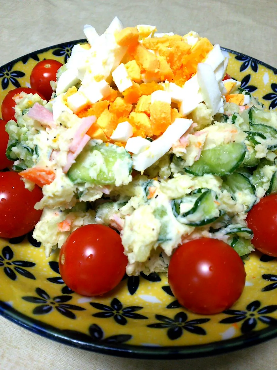 ⭐今日の晩ご飯⭐  ポテトサラダ  ハンバーグ   お味噌|hamamaさん