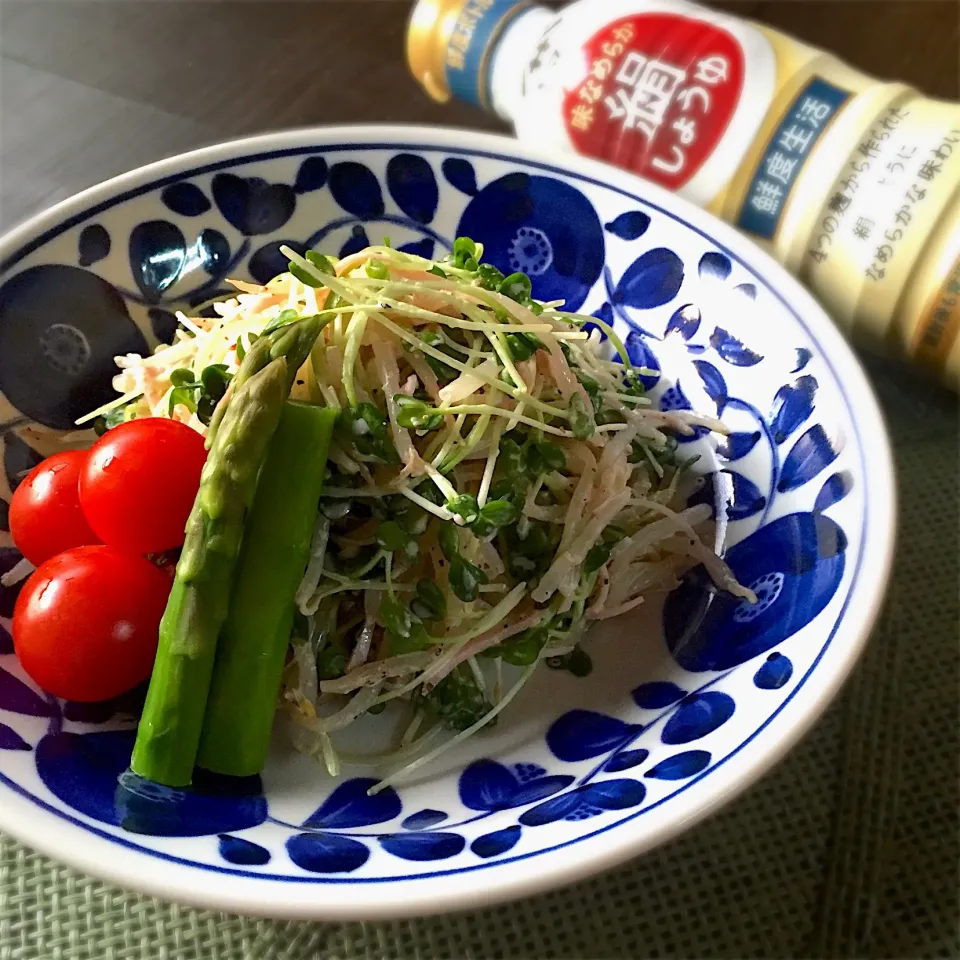 もやしと貝割れ大根の胡麻マヨ醤油|ともみ。さん