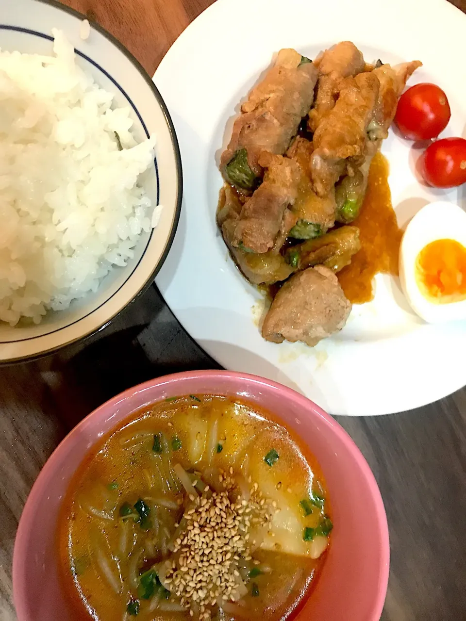 Snapdishの料理写真:#アスパラの肉巻き#もやしと水餃子の辛味噌スープ水|gohankirokuさん