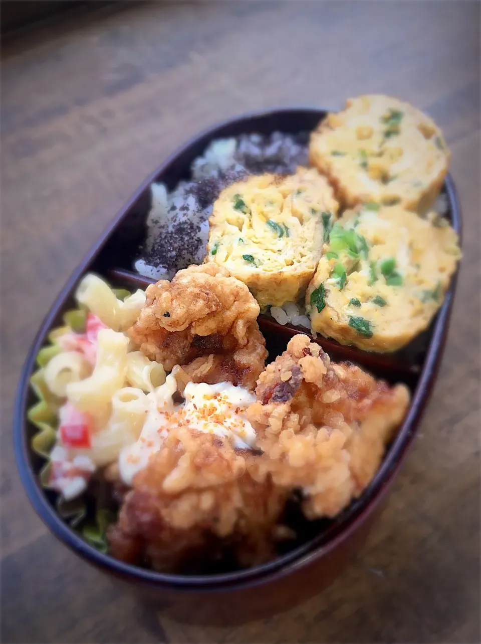 今日のお弁当
・鳥から
・出汁巻
・パプリカとセロリソースのマカロニサラダ|akiさん