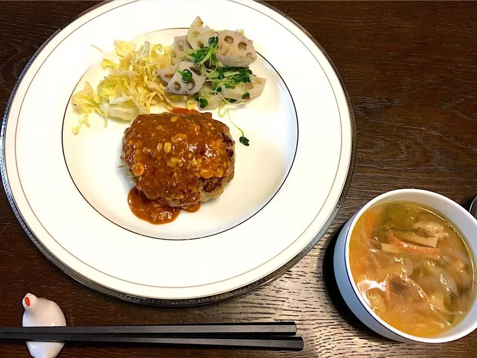 豚こま肉でハンバーグ
レンコンの洋風きんぴら
野菜スープ|カドラさん