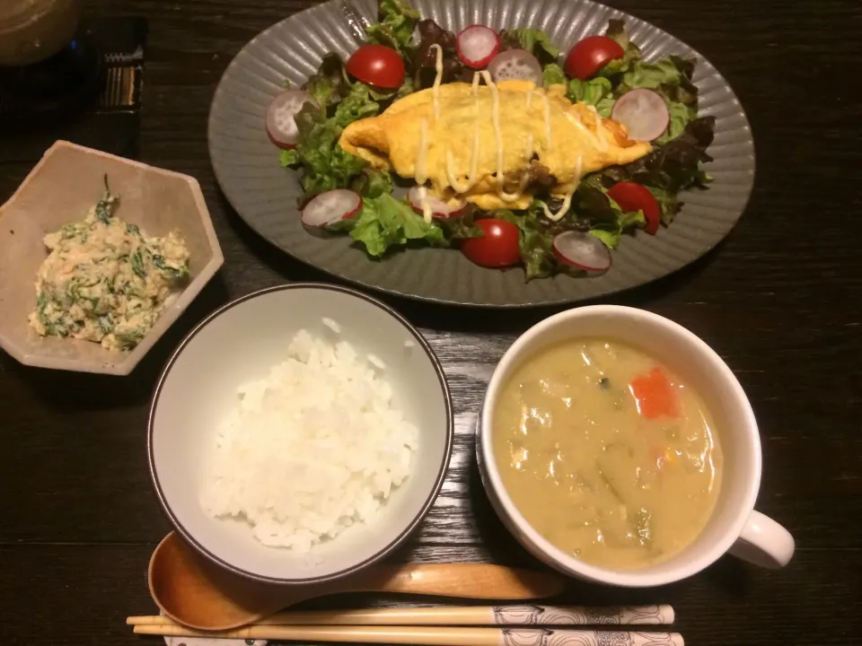 Snapdishの料理写真:2018/2/4夜ご飯☺︎
#オムレツ #サラダ  #コーンクリームスープ  #豆乳スープ #豆腐の白和え|かなさん