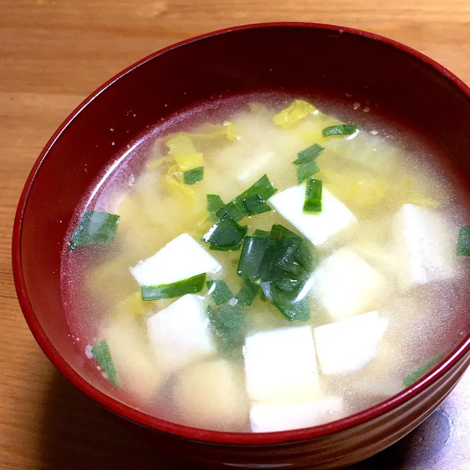 旬な甘味の白菜とお豆腐の味噌汁|Shirokoさん