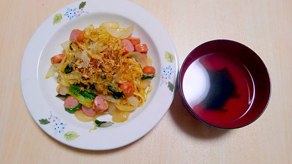 1月22時間　焼きうどん　わかめスープ|いもこ。さん