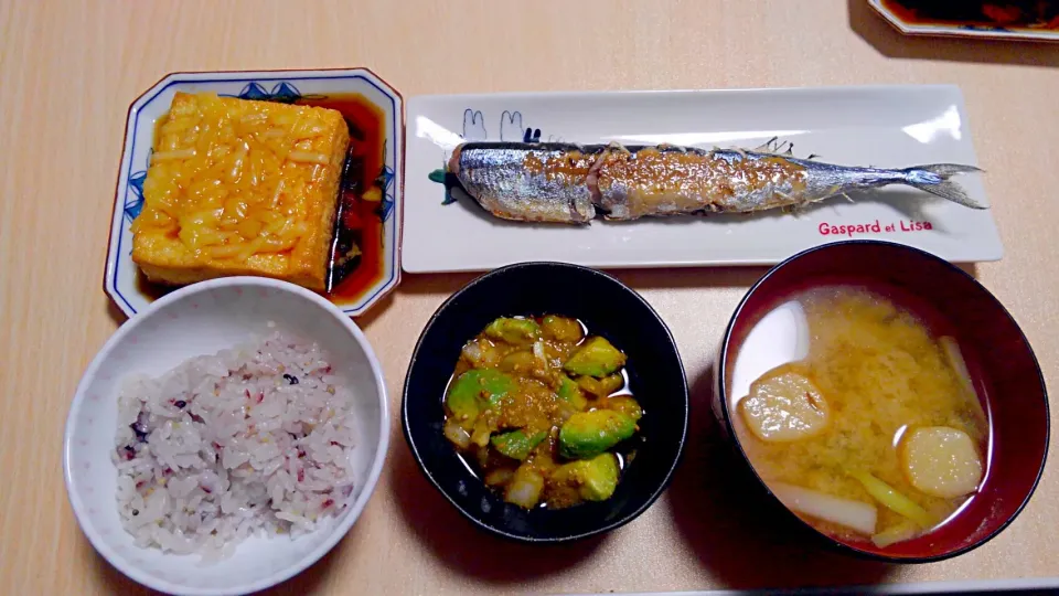 1月2３日　さんまの塩焼き　アボカドの薬味ポン酢　厚揚げチーズ　お味噌汁|いもこ。さん