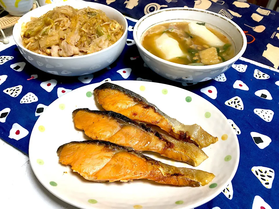 焼き鮭  納豆雑煮  すき焼き春雨|石川洋子さん