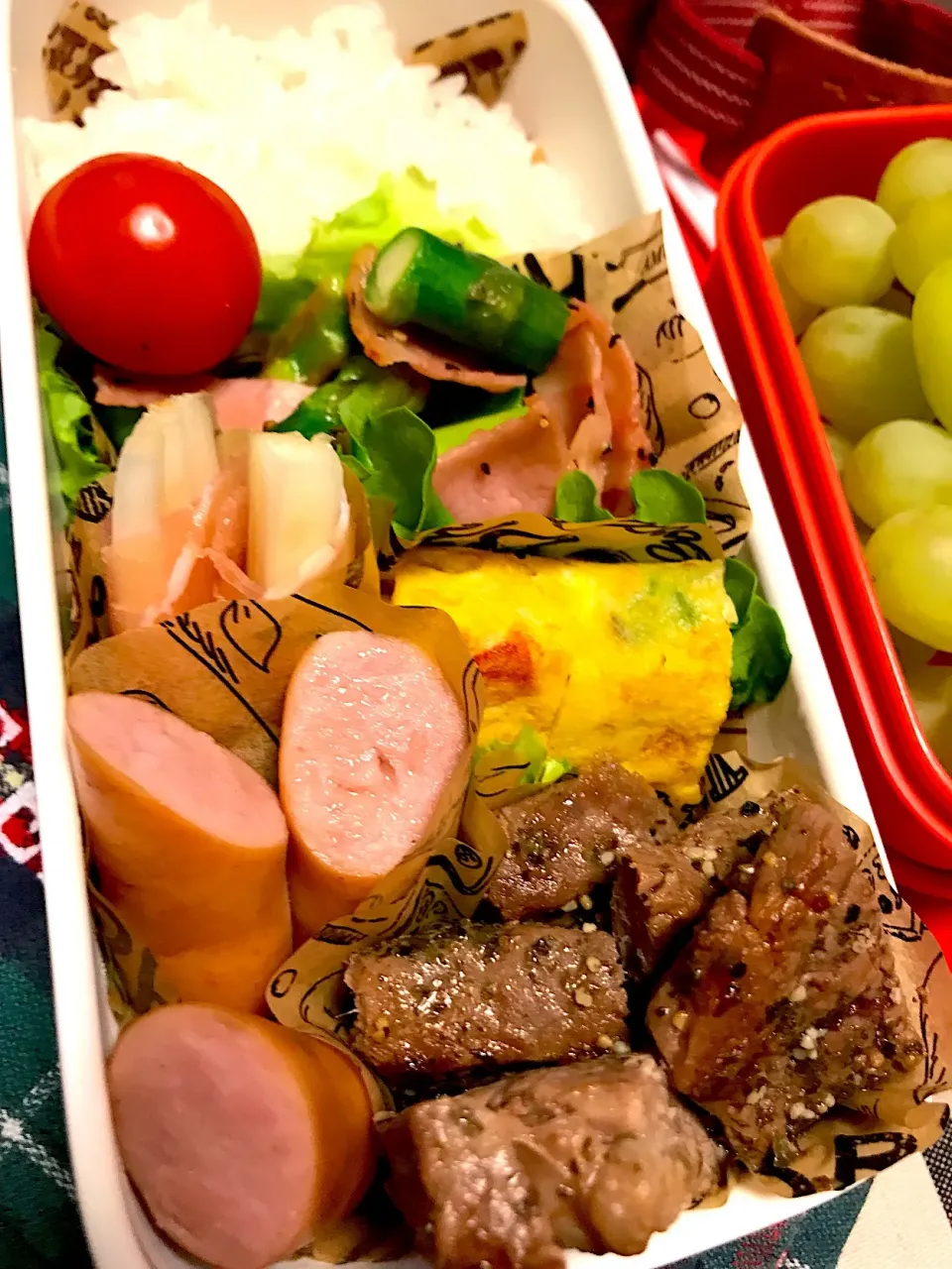 Snapdishの料理写真:女子高校生用 ステーキ弁当|riorieさん