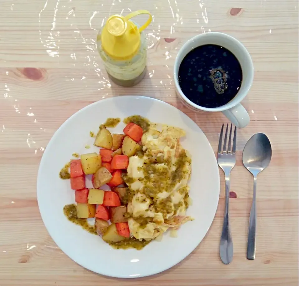 Low carbs Mexican breakfast with green sauce #mexican breakfast #Cocina mexicana #Mexican cuisine #Culinária mexicana #Breakfast/Brunch|Jorge Bernal Márquezさん