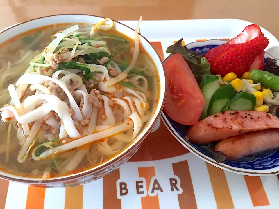 糖質制限 こんにゃく麺で朝飯フォー 🇻🇳|にゃふてんさん