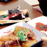 Snapdishの料理写真:牛すじ大根🍢|あずささん