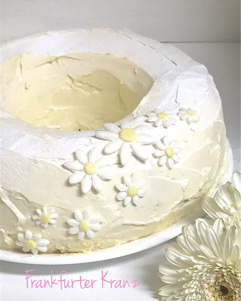 フランクフルタークランツ

#フランクフルタークランツ＃ドイツ🇩🇪#バースデイケーキ|nononkoさん