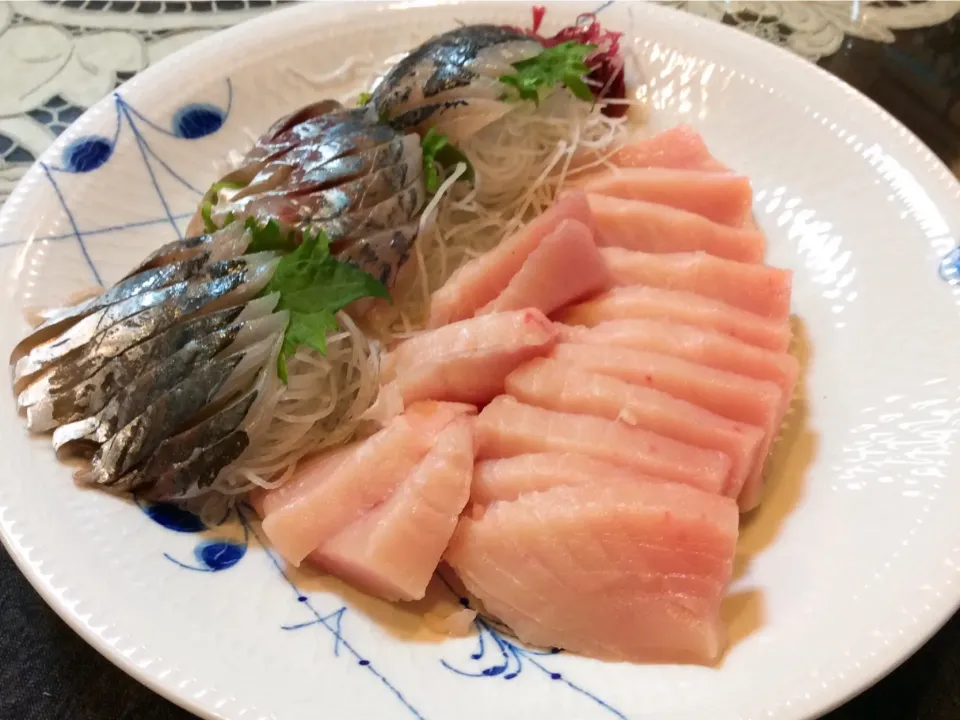 ビンチョウマグロ🐟😋
アジのお刺身❣️|アライさんさん