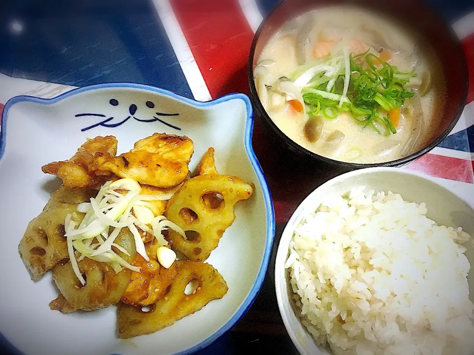 れんこんと鶏むね肉の甘辛炒め🐓&かす汁|くろねこっく🐈‍⬛さん