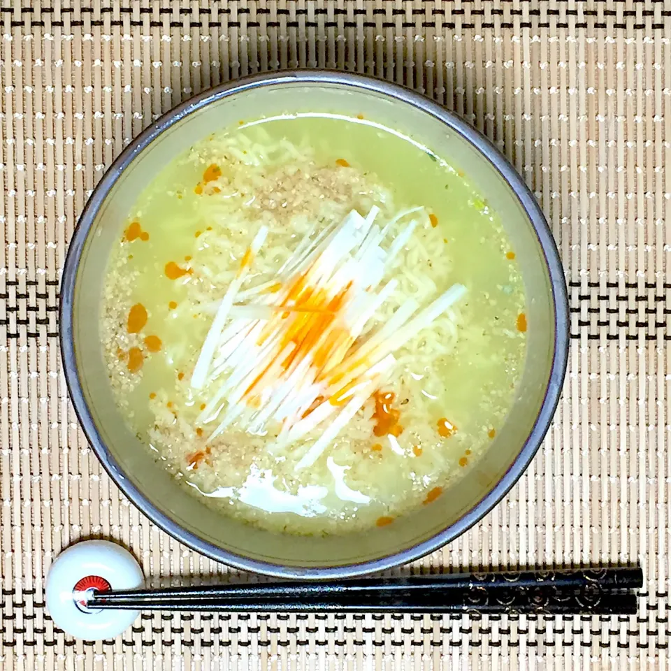 インスタントラーメンでネギ塩ラーメン!  (^-^)|Kei Satoさん