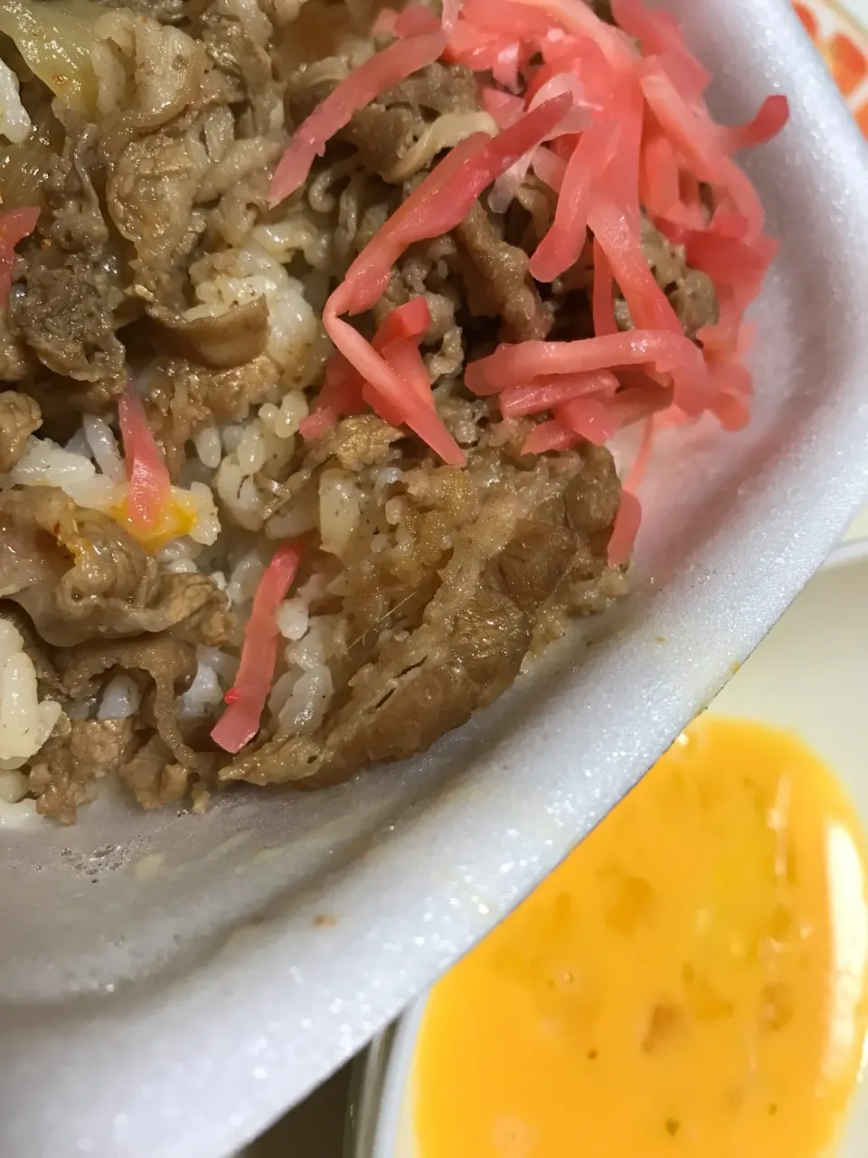 Snapdishの料理写真:SUPER FRIDAY ソフバン！吉野家牛丼&「森のたまご」赤玉のコラボ！|お家でbar!さん