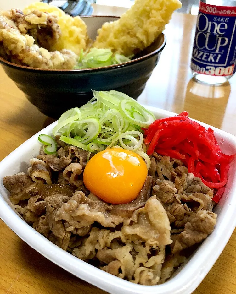 タダ牛丼 スーパーフライデーと 自家製 手打ち蕎麦 穴子天とイカゲソ天そば|ガク魁‼︎男飯さん