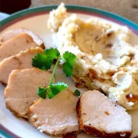 Snapdishの料理写真:Rib rubbed Pork Loin with caramelized onion Mashed Potatoes|Tony Schaperさん