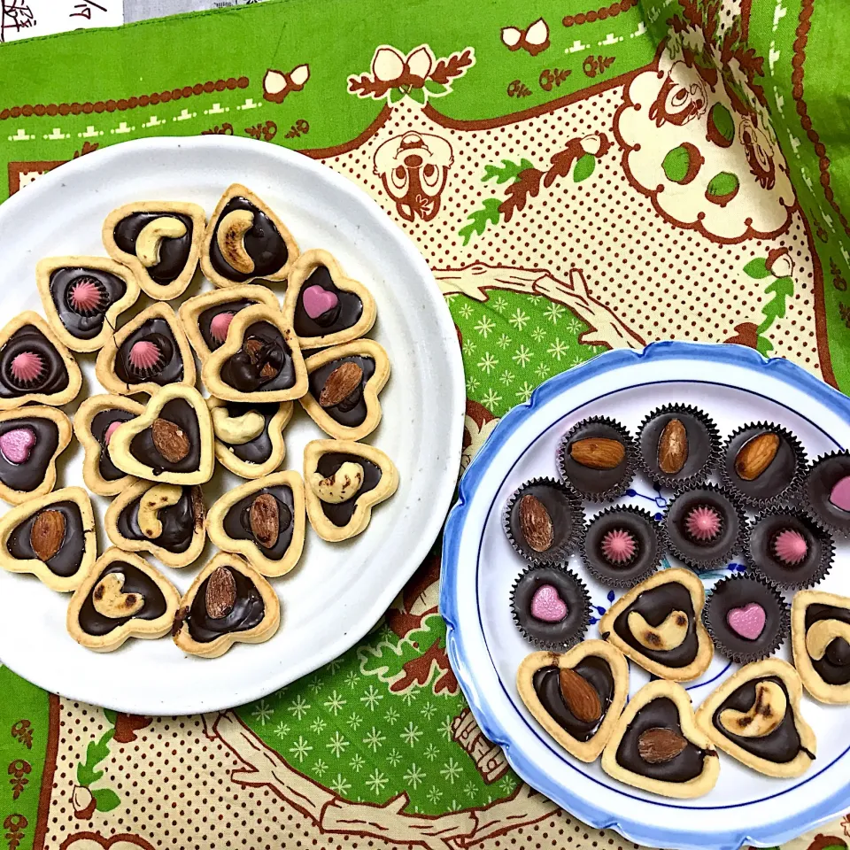 バレンタイン用のチョコ作り🍫
どうカナ上手く出来たカナ⁇(^з^)-☆|💙💙渡辺翔太💙💙さん