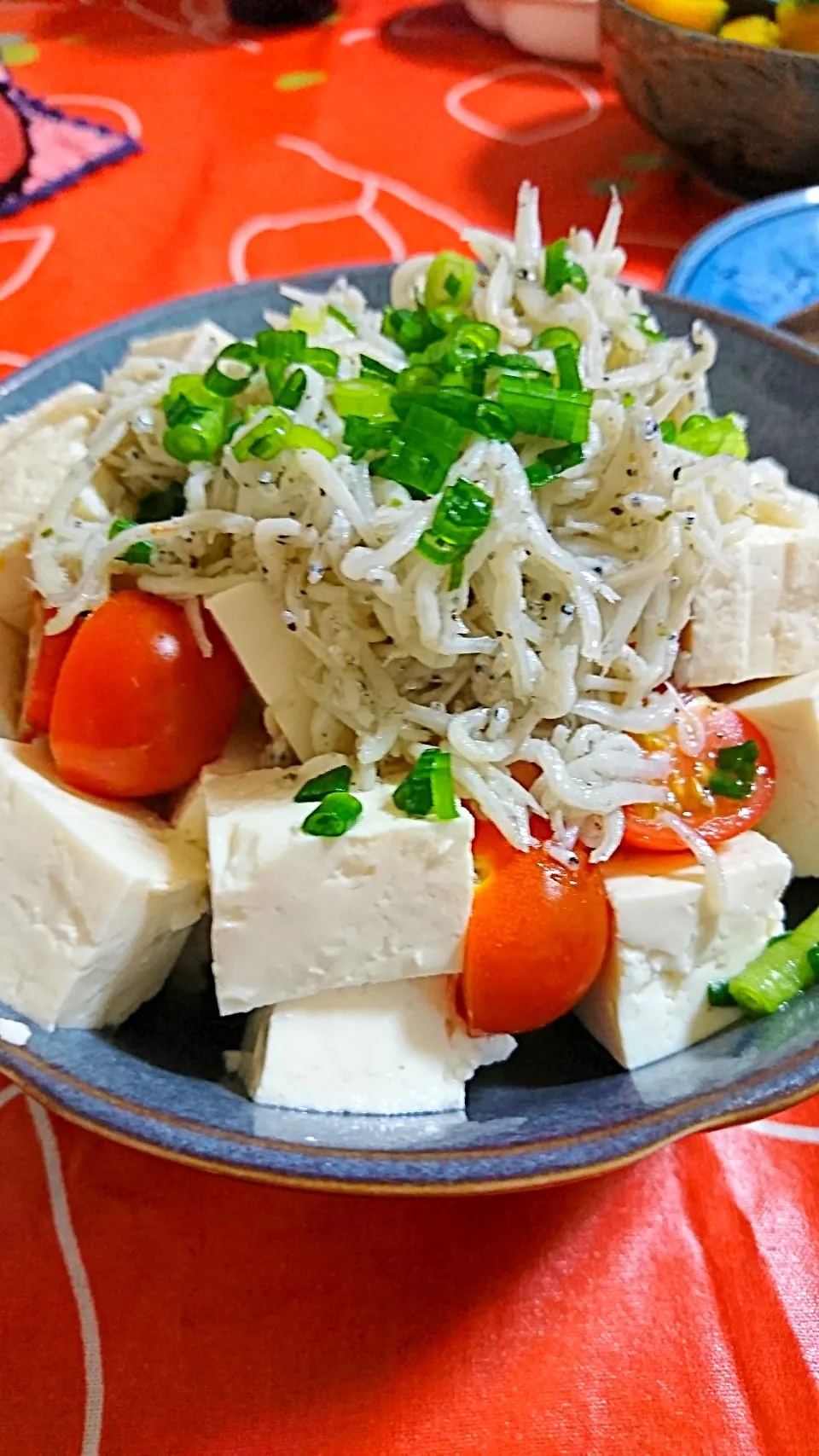 豆腐とプチトマトのじゃこサラダ|ぱやさん