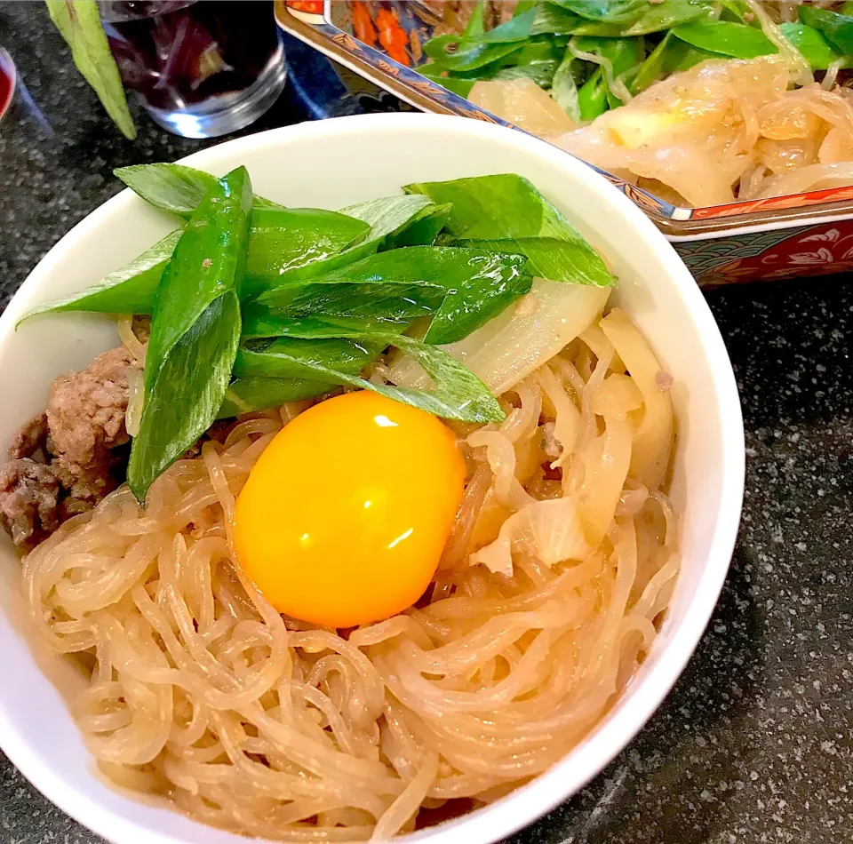 Snapdishの料理写真:すき焼き風煮 丼❣️|シュトママさん