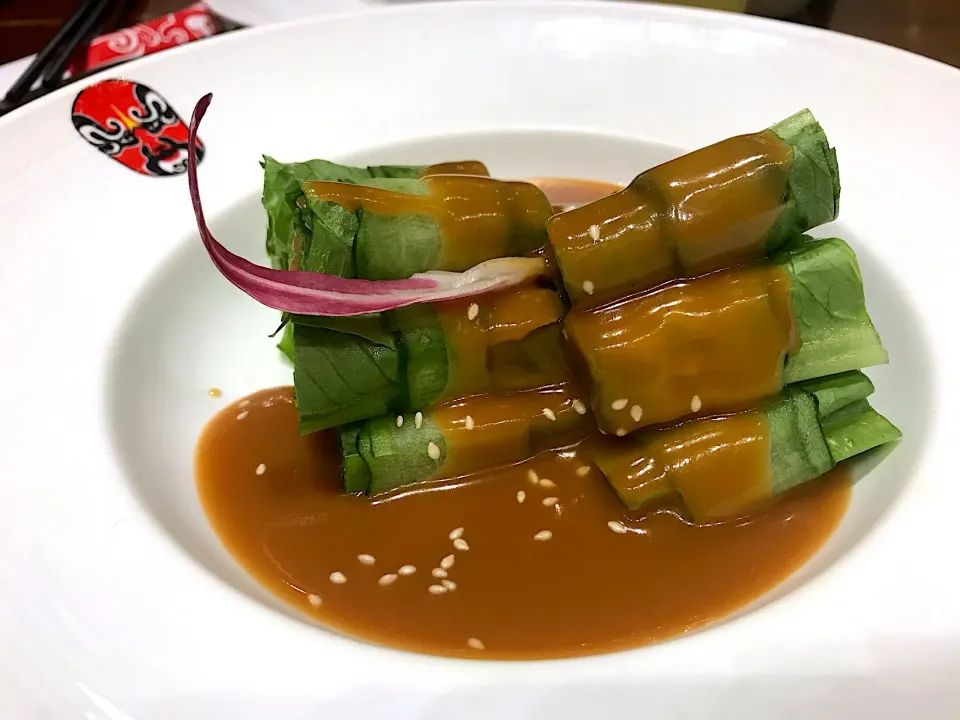 Lettuce leaves with sesame paste|Sky Blueさん