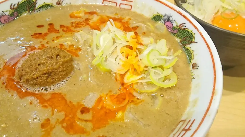 【2018年1月オープン】  博多拉担麺 まるたん 池袋店 の らーたんめん(500円)＋玉子かけご飯(180円) ＠池袋18025|大脇さん