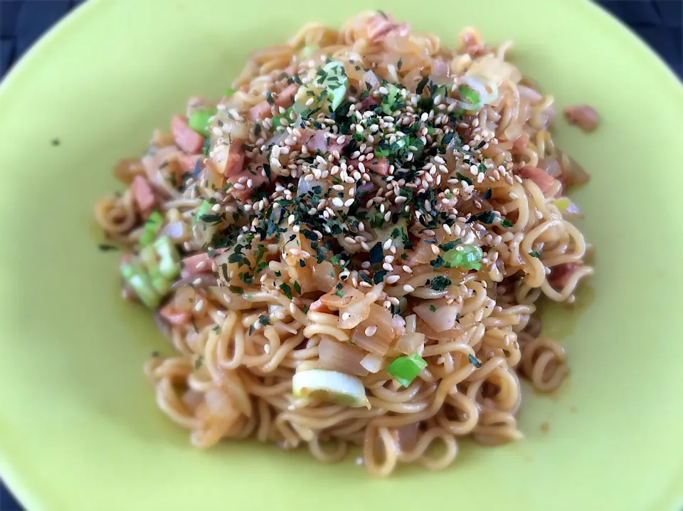 インスタント台湾ラーメンで焼きそば！#台湾ラーメン  #焼きそば|doc3387さん