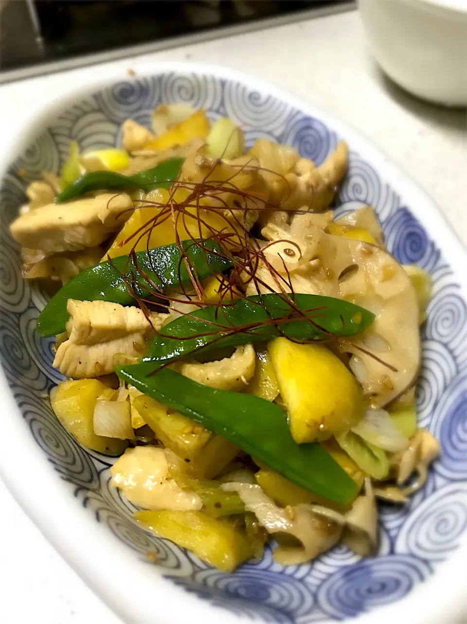 鶏ムネ肉と根菜のオイスターソース炒め|スカポンタスさん