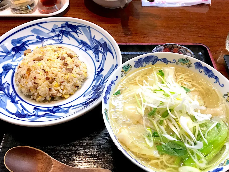 知味笑龍深澤ラーメンの笑龍海老ワンタンメンとミニチャーハン|TonyYamadaさん