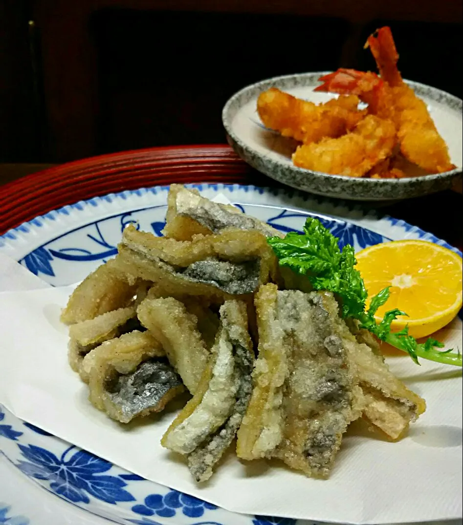 Snapdishの料理写真:太刀魚の塩唐揚げと🍤|あらいぐまのしっぽさん