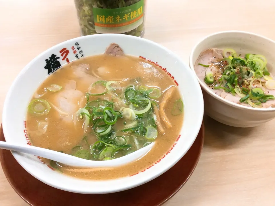 Snapdishの料理写真:人生初の横綱ラーメン🍜😋|アライさんさん