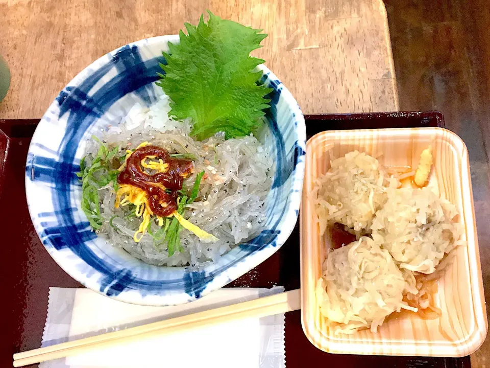 生しらす丼と しらすシュウマイ|スヌーピーさん