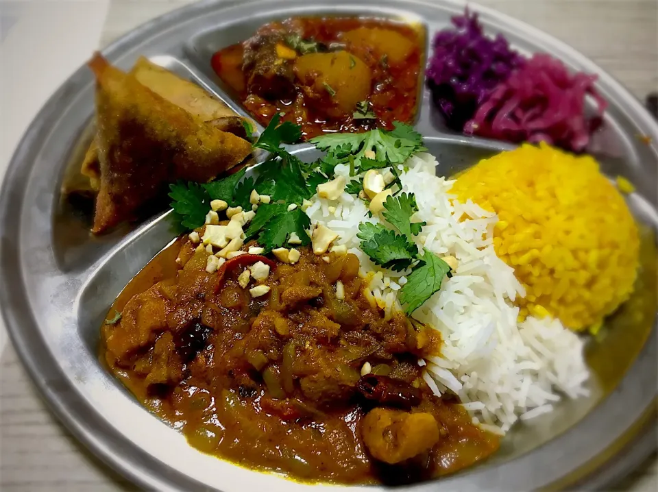 チキンカレーと 鯖と大根カレー  #インドカレー|榎木津 礼二郎さん