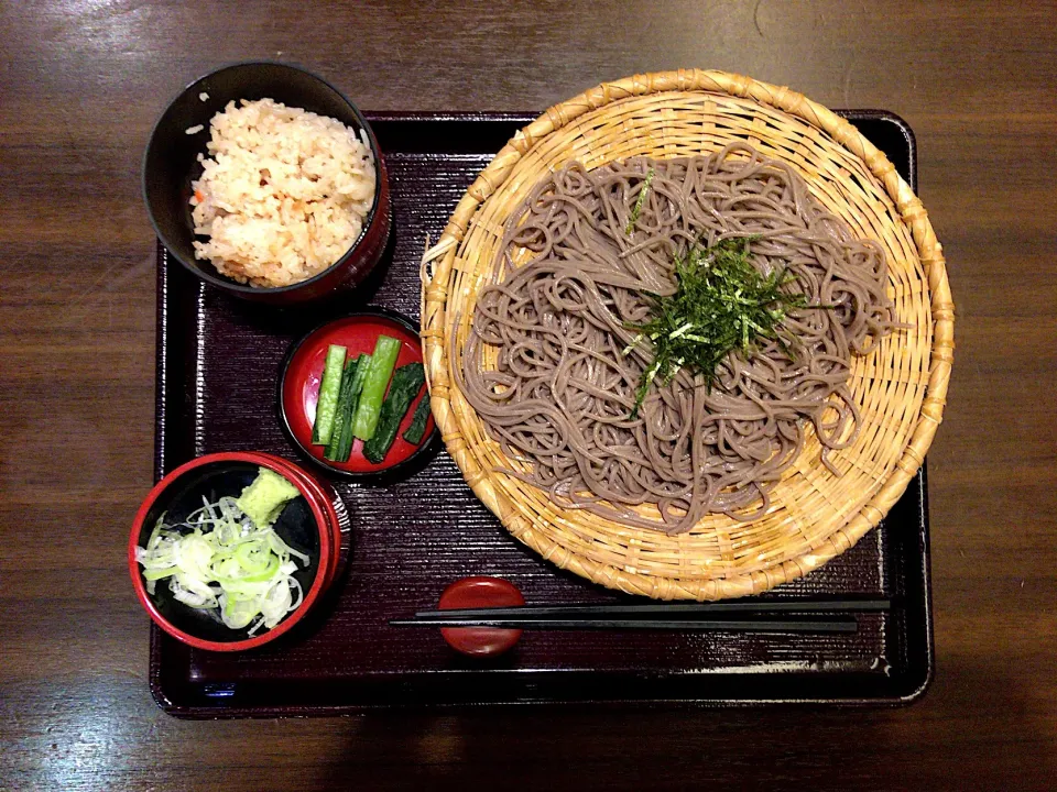 ざるそば定食(おろしわさび)麺半玉増量|ばーさんさん