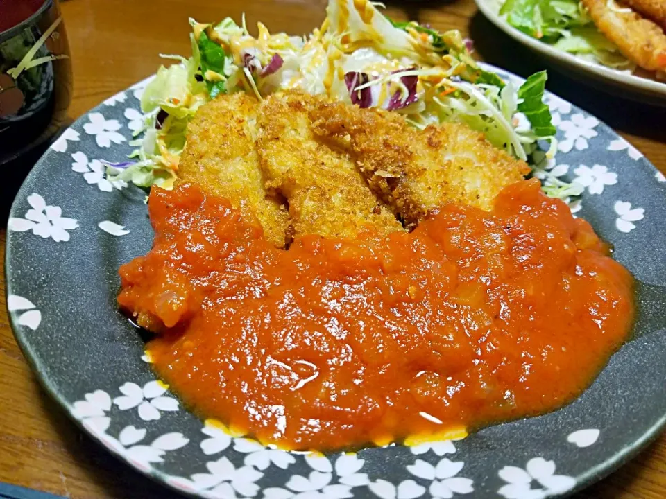 Snapdishの料理写真:たらのカツレツトマトソースがけ|chaiさん