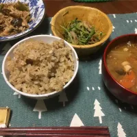 Snapdishの料理写真:今日の晩御飯
生姜の炊き込みご飯
ナスの豚味噌炒め
レンコン炒め|知佳子さん