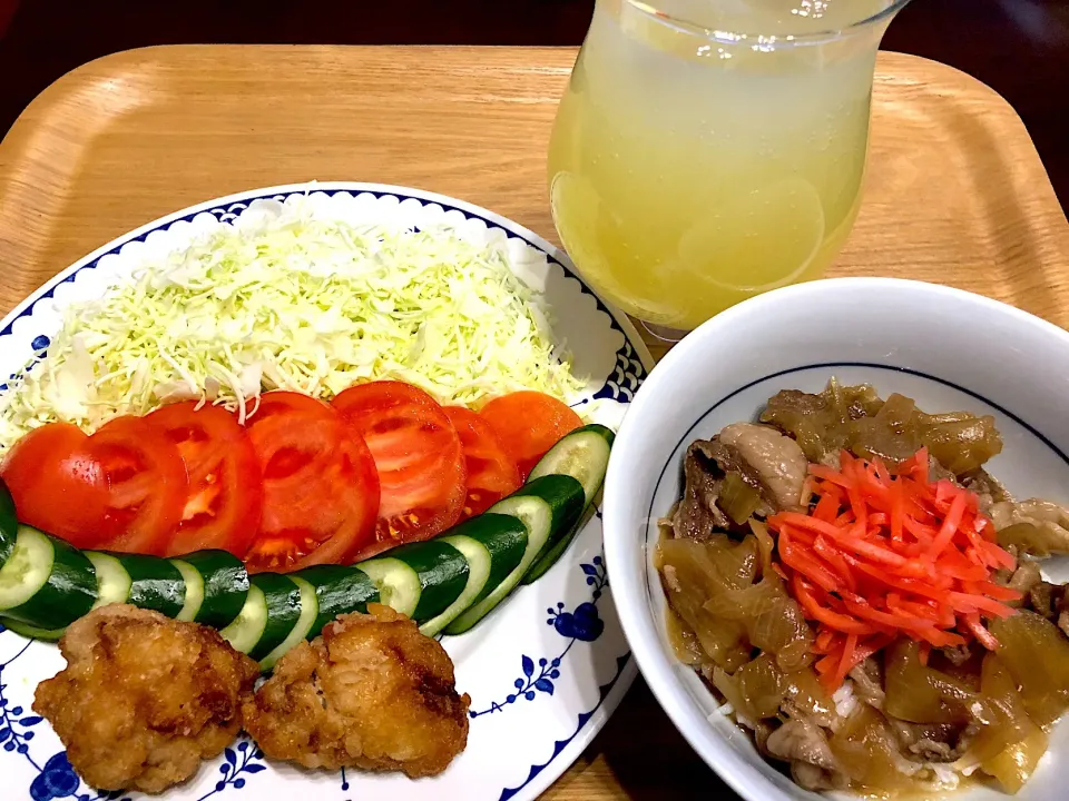 Snapdishの料理写真:唐揚げ定食とミニ牛丼😊|Jean Nobyさん