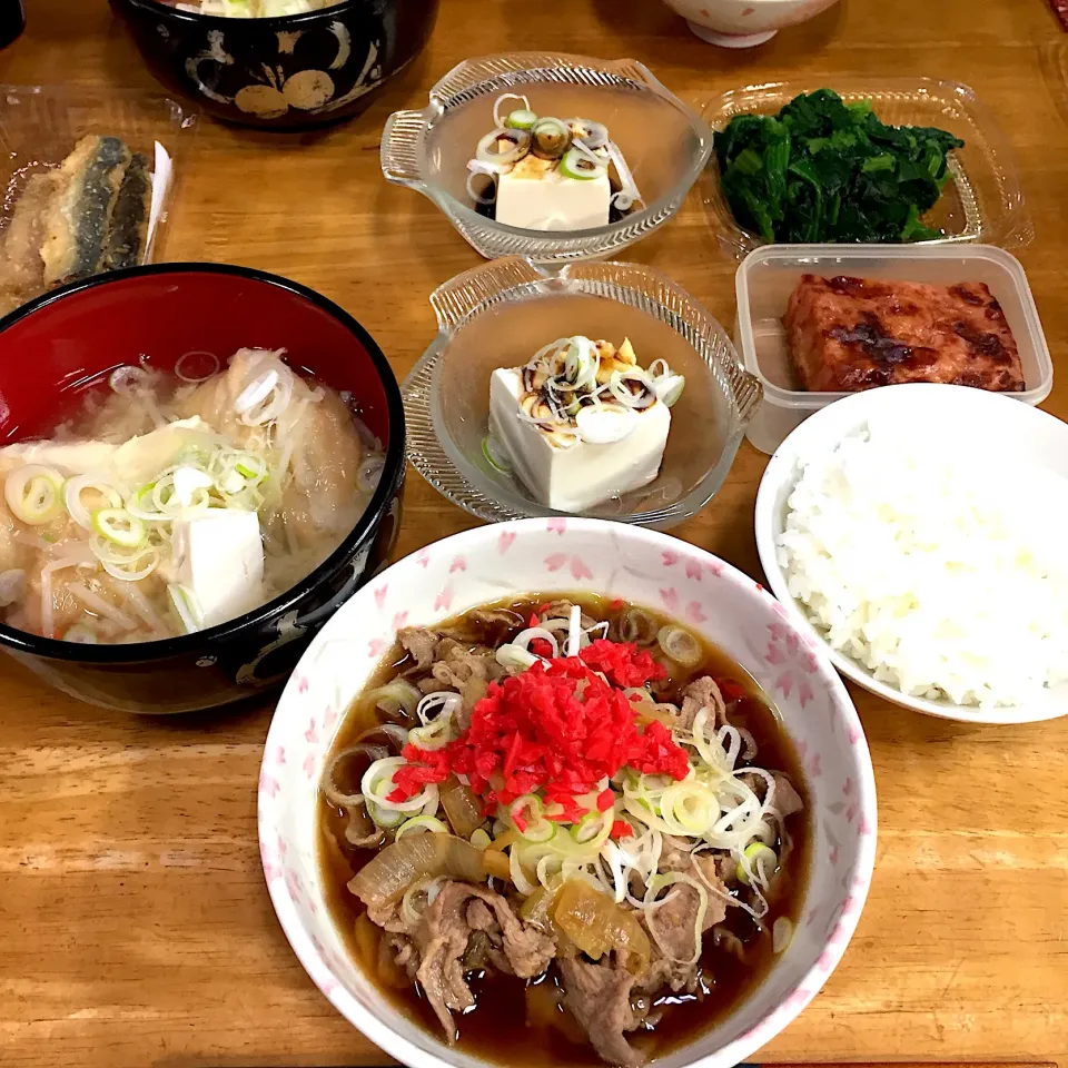 豚丼の具、冷奴、野菜と豆腐と麩の味噌汁*\(^o^)/*|すかラインさん